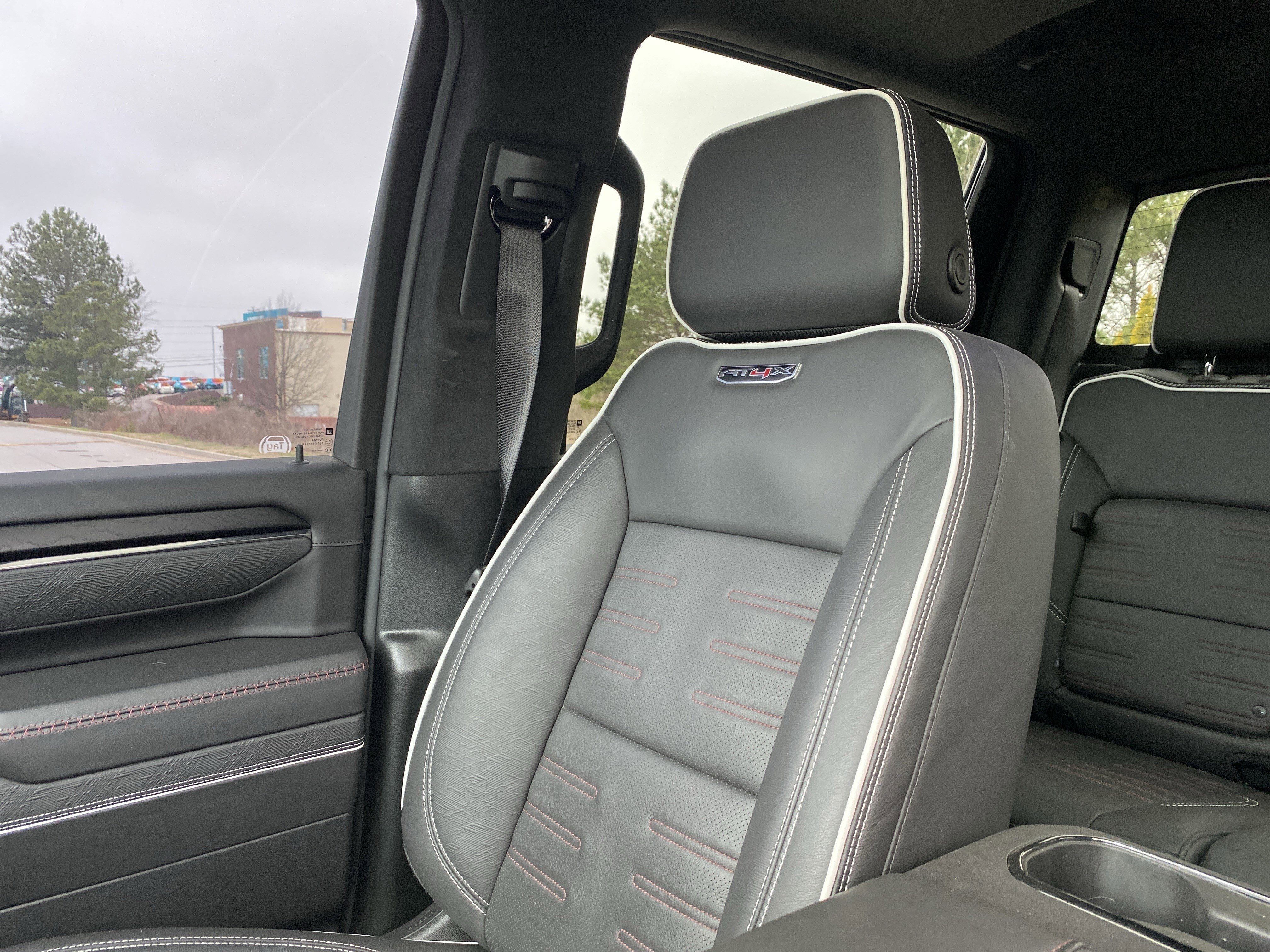 Used 2024 GMC Sierra 2500 AT4X AWD/4WD image 30