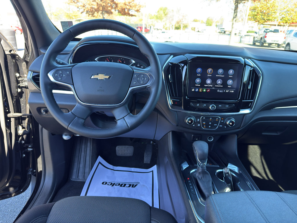 Used 2023 Chevrolet Traverse LT image 28