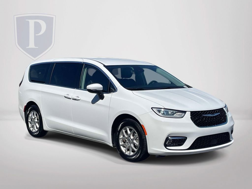 Certified 2023 Chrysler Pacifica Touring-L