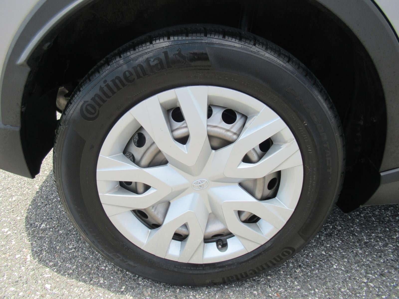 Used 2020 Toyota C-HR LE FWD image 8