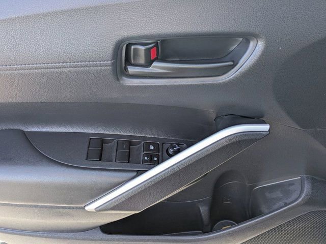 Used 2025 Toyota Corolla Cross LE image 18