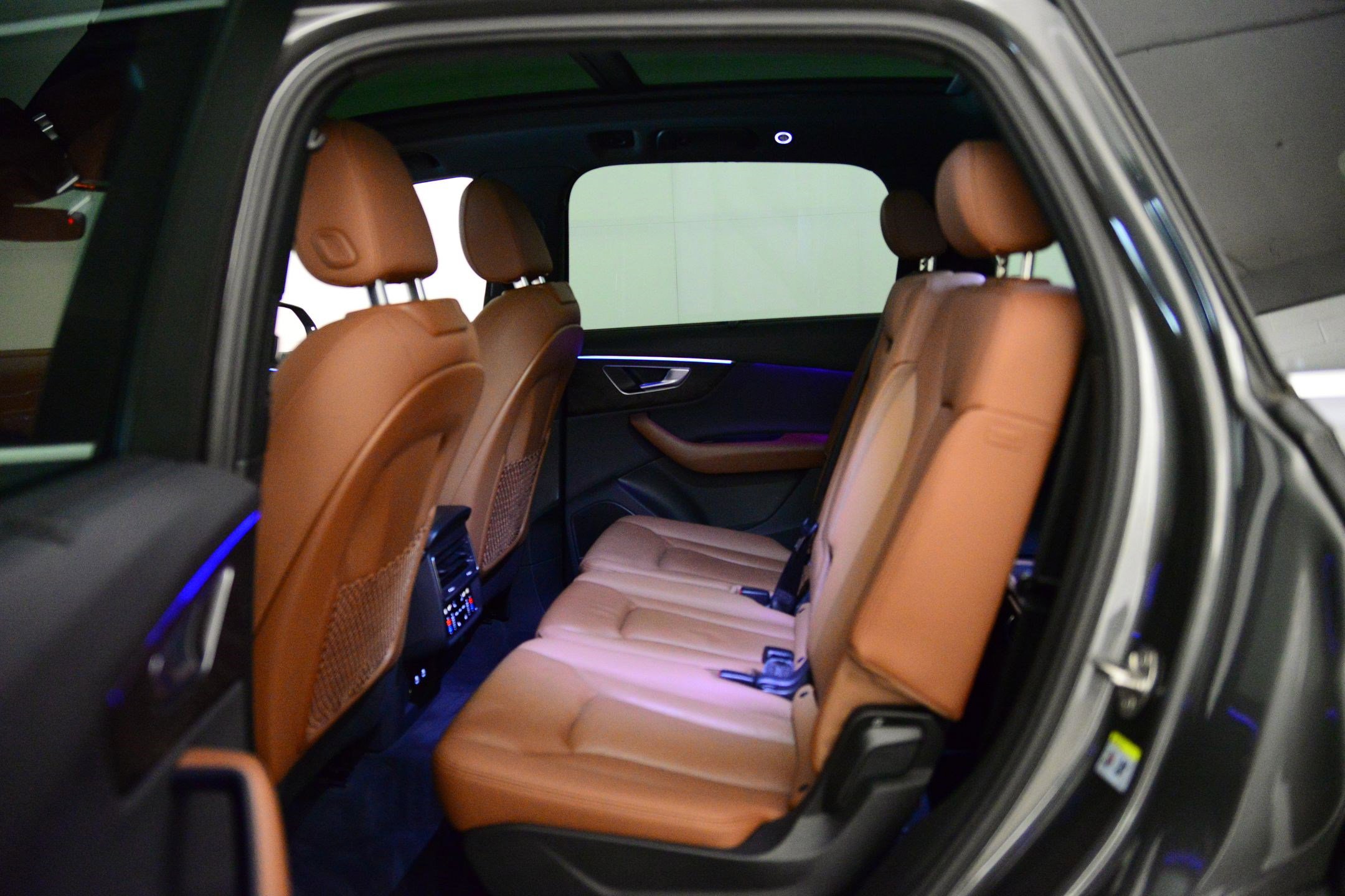 Used 2022 Audi Q7 Premium Plus image 11