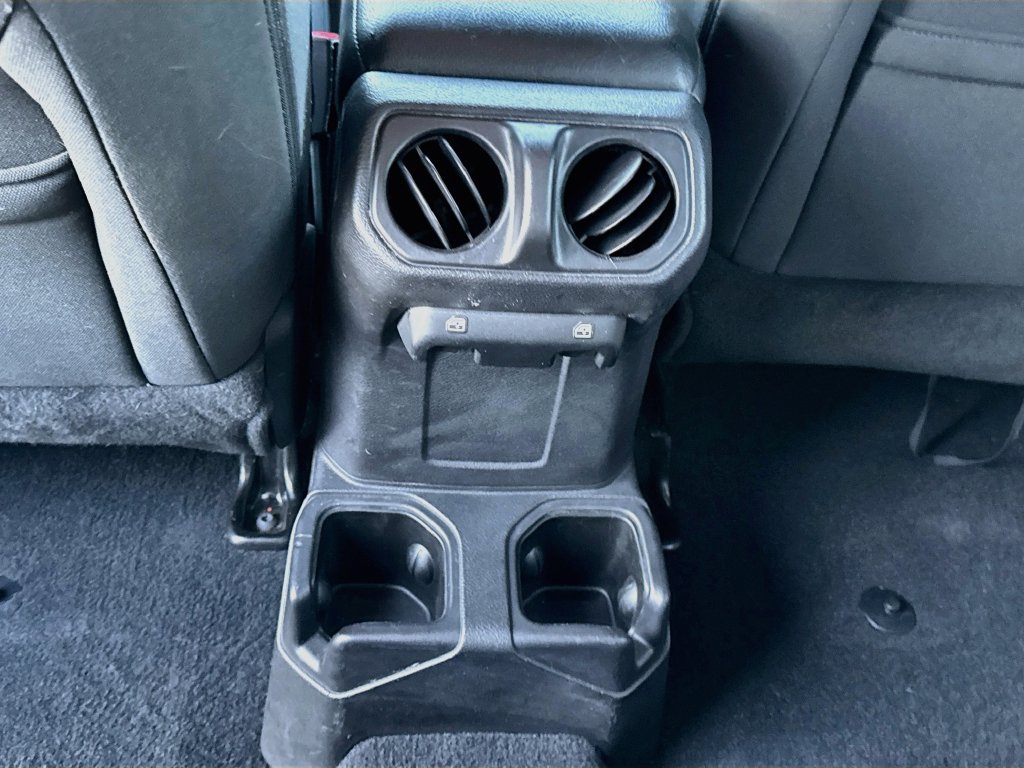 Used 2018 Jeep Wrangler Unlimited Sport S AWD/4WD image 28