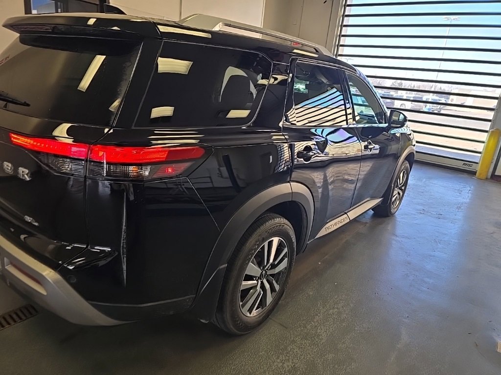Used 2024 Nissan Pathfinder SL image 4