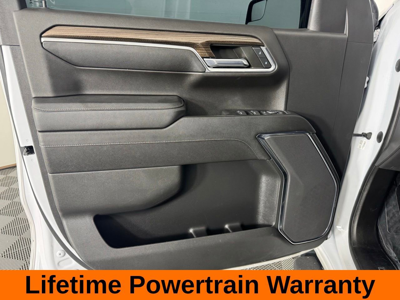 Used 2023 Chevrolet Silverado 1500 LT Trail Boss AWD/4WD image 9