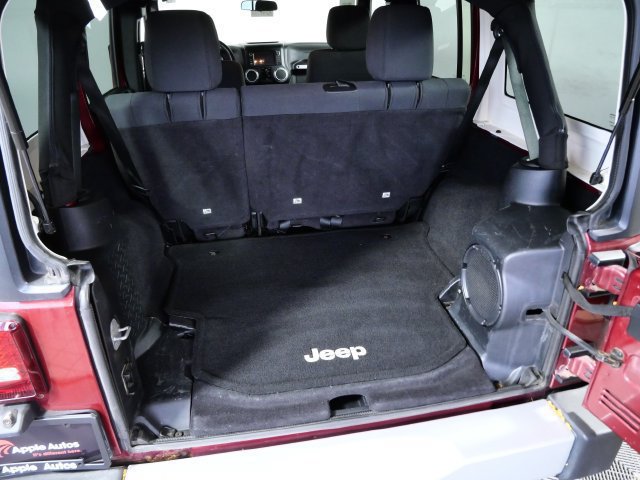 Used 2011 Jeep Wrangler Unlimited Sahara AWD/4WD image 8