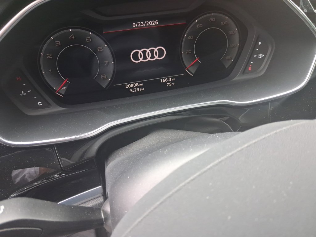 Used 2022 Audi Q3 2.0T Premium Plus AWD/4WD image 2