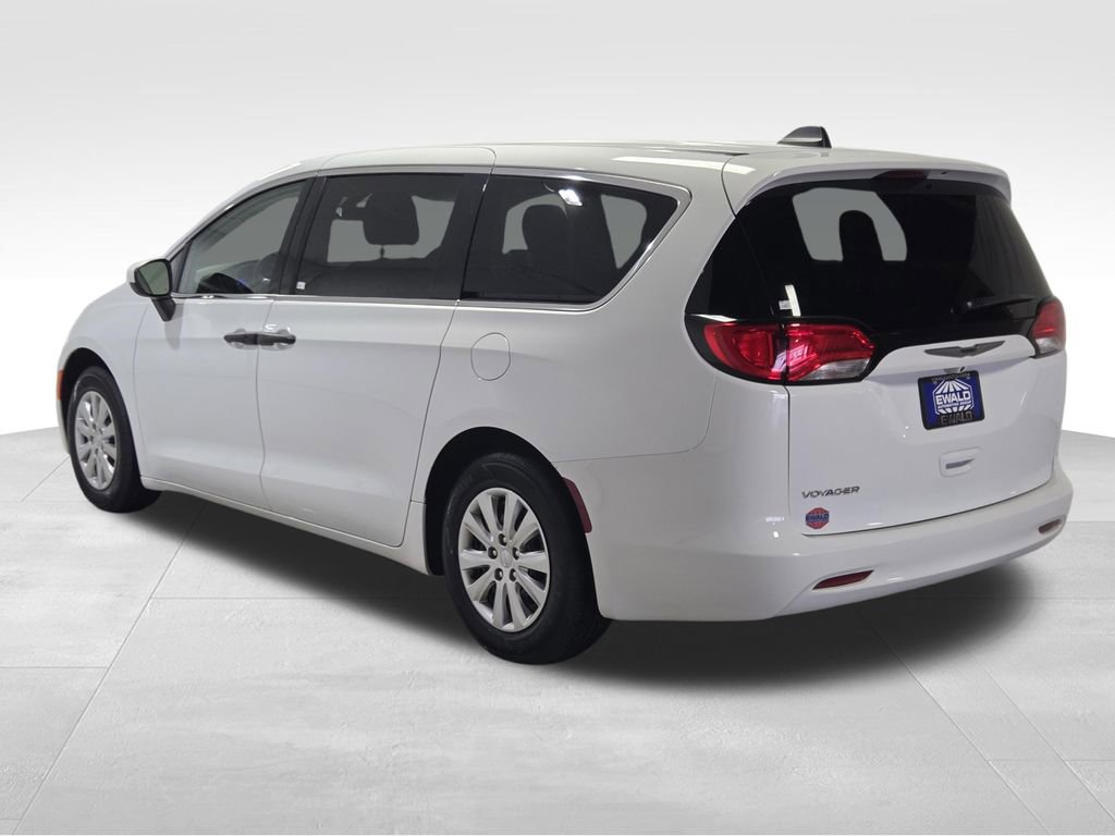 Certified 2021 Chrysler Voyager L image 21