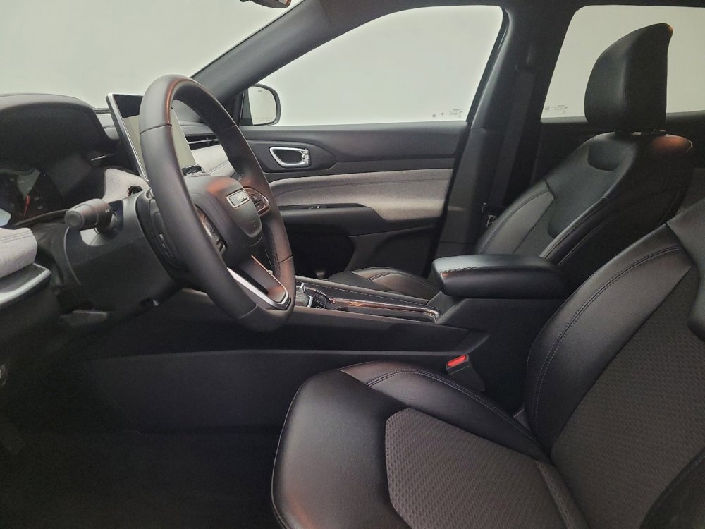 Used 2024 Jeep Compass Latitude image 17