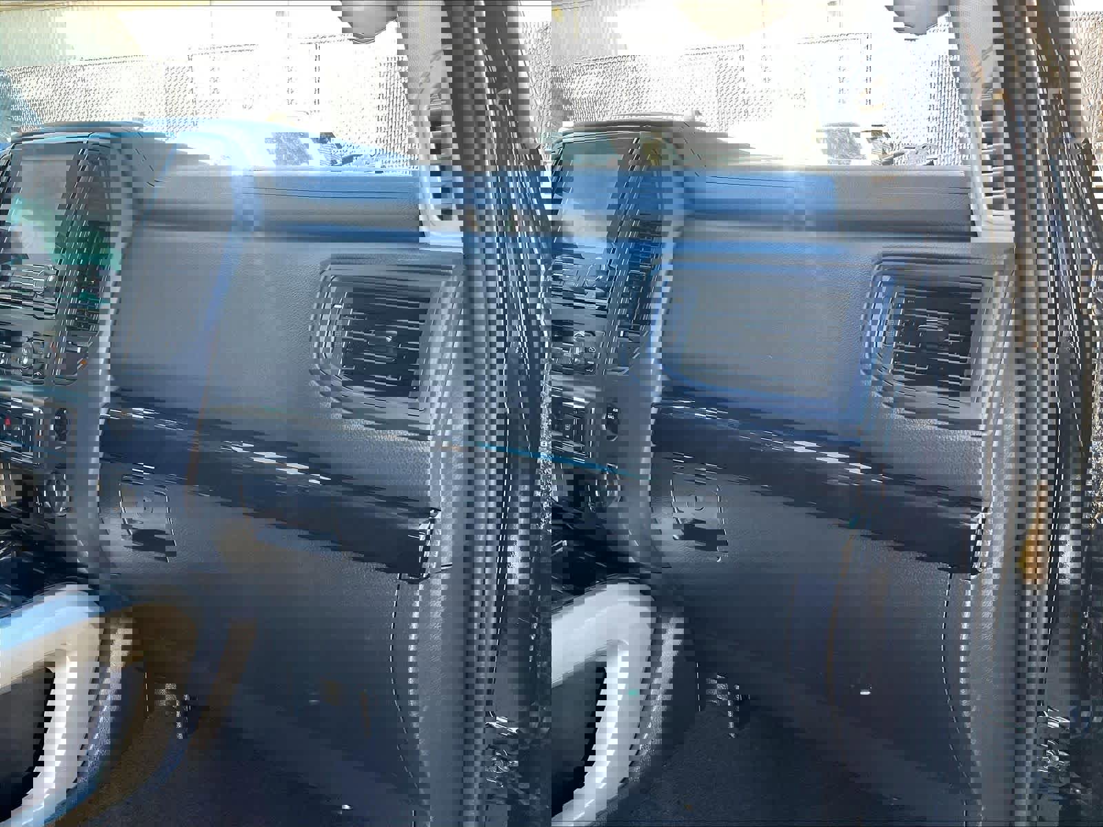 Certified 2023 Nissan Titan SV w/ SV Convenience Package image 12