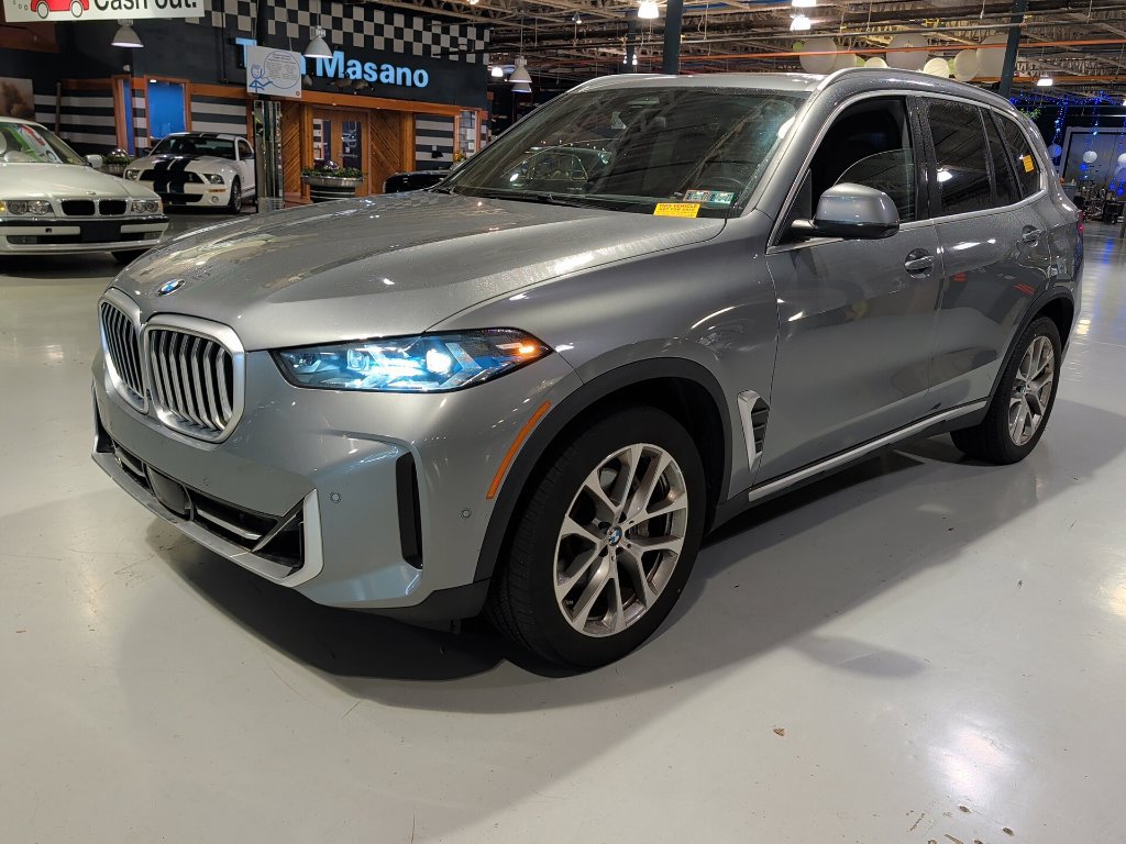 Certified 2024 BMW X5 xDrive40i w/ Premium Package AWD/4WD image 8