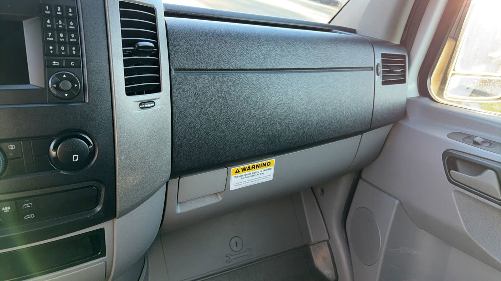 Used 2015 Mercedes-Benz Sprinter 3500 image 19