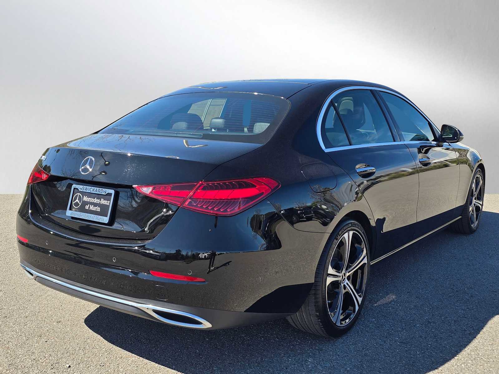 Used 2024 Mercedes-Benz C 300 Sedan image 3