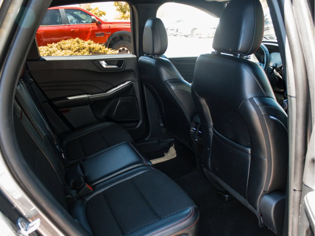Used 2025 Ford Escape ST-Line Select AWD/4WD image 27