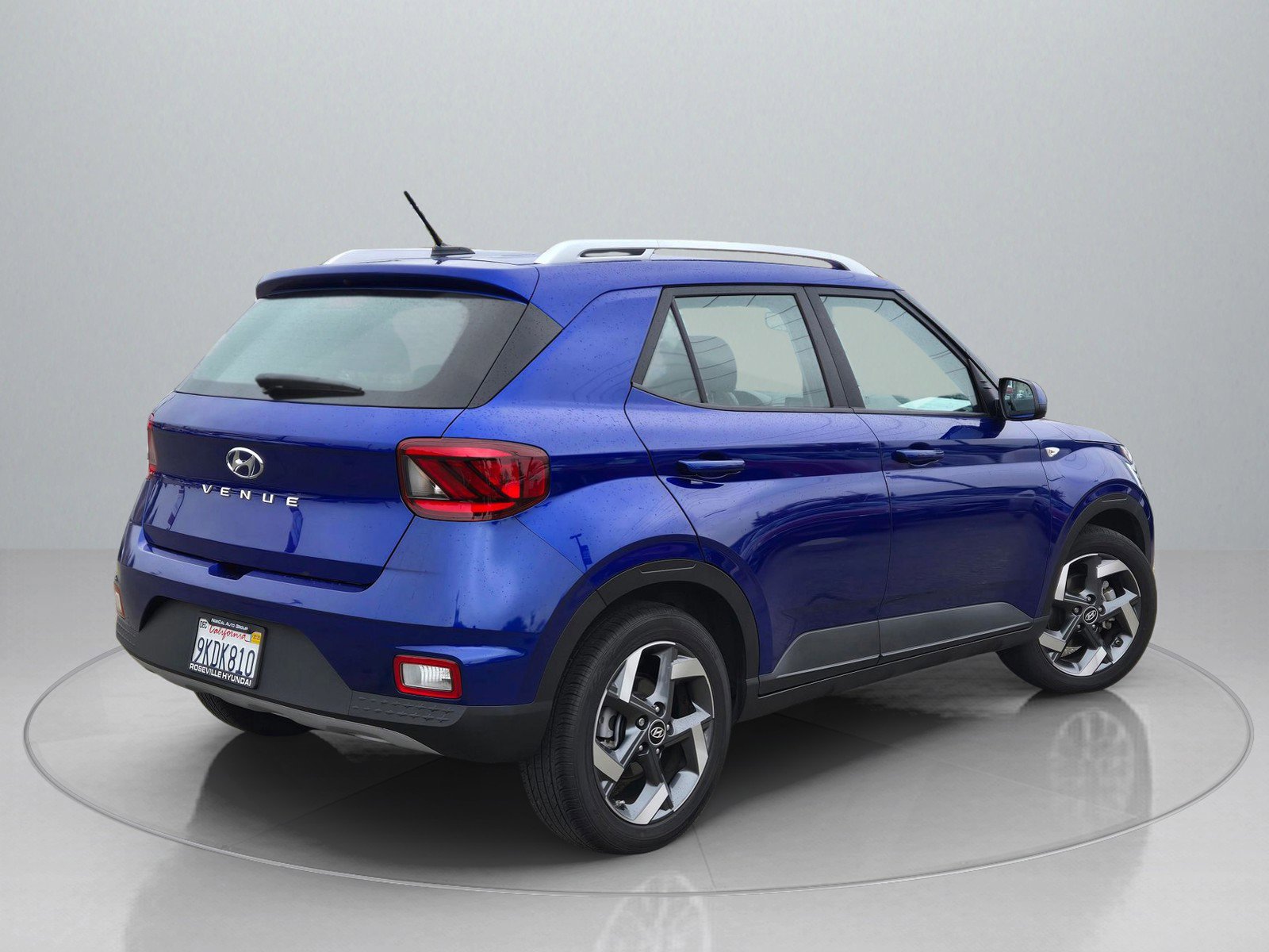 Certified 2024 Hyundai Venue SEL image 8