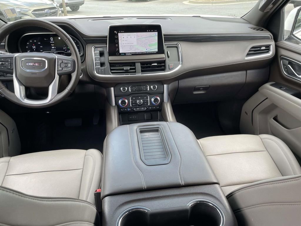 Used 2023 GMC Yukon SLT w/ SLT Luxury Package AWD/4WD image 16