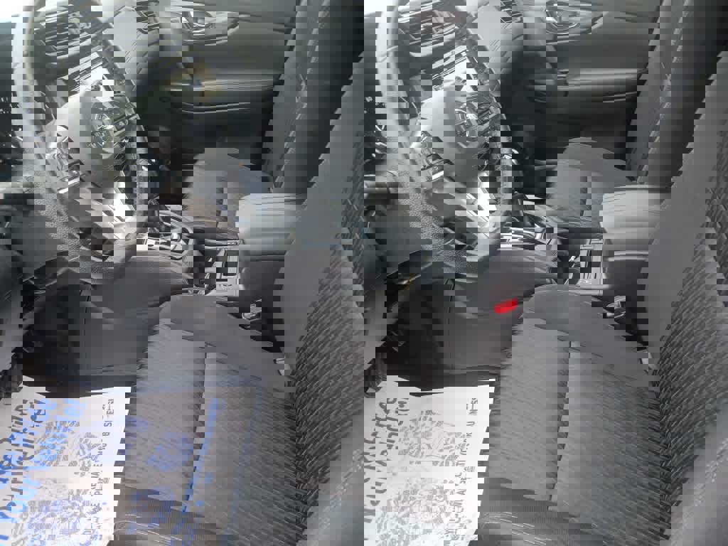 Used 2019 Nissan Rogue SV image 17