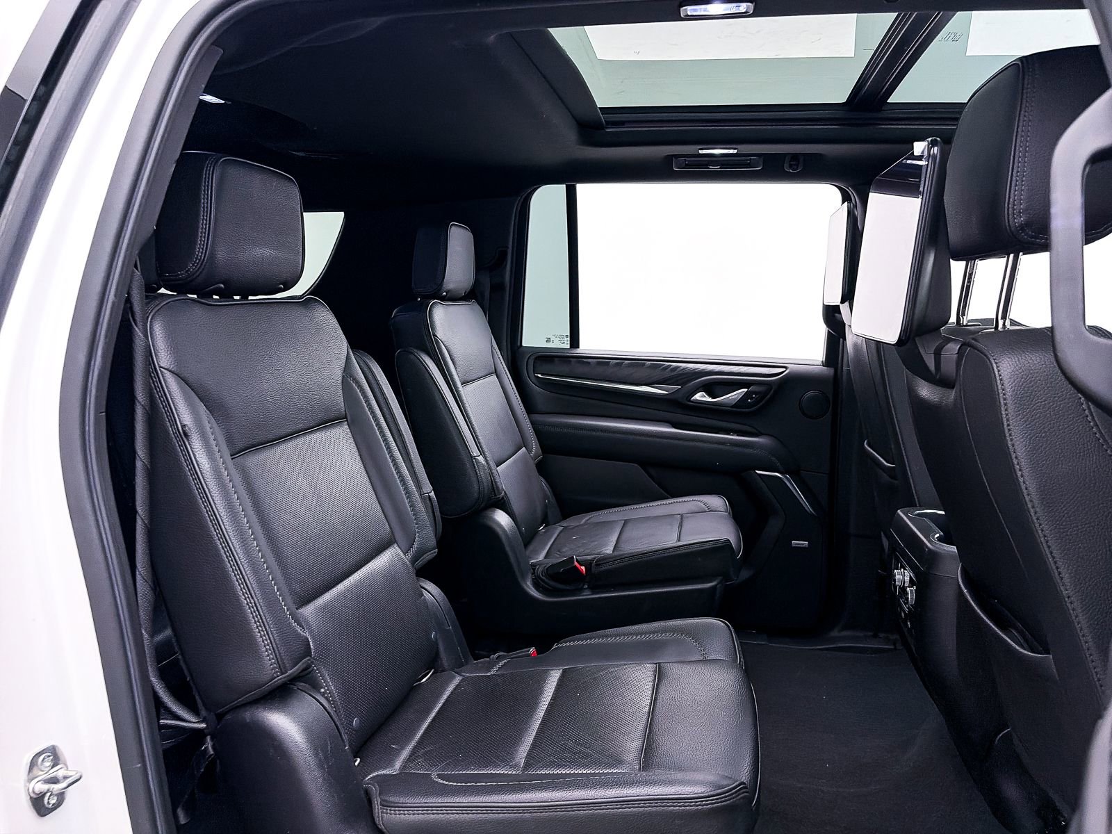 Used 2022 GMC Yukon XL Denali w/ Denali Ultimate Package image 40