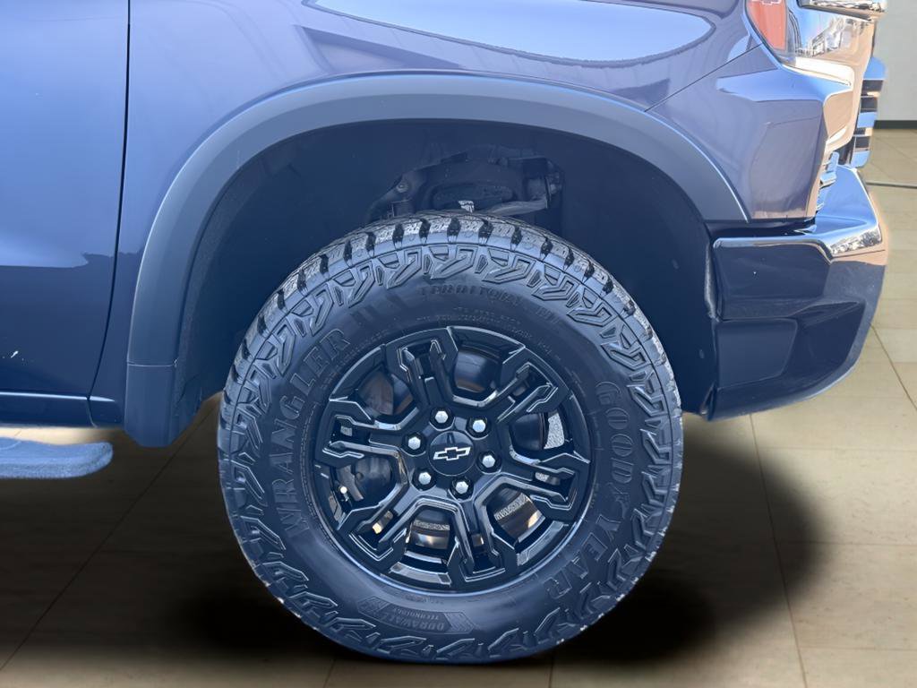 Used 2022 Chevrolet Silverado 1500 ZR2 w/ Technology Package image 46