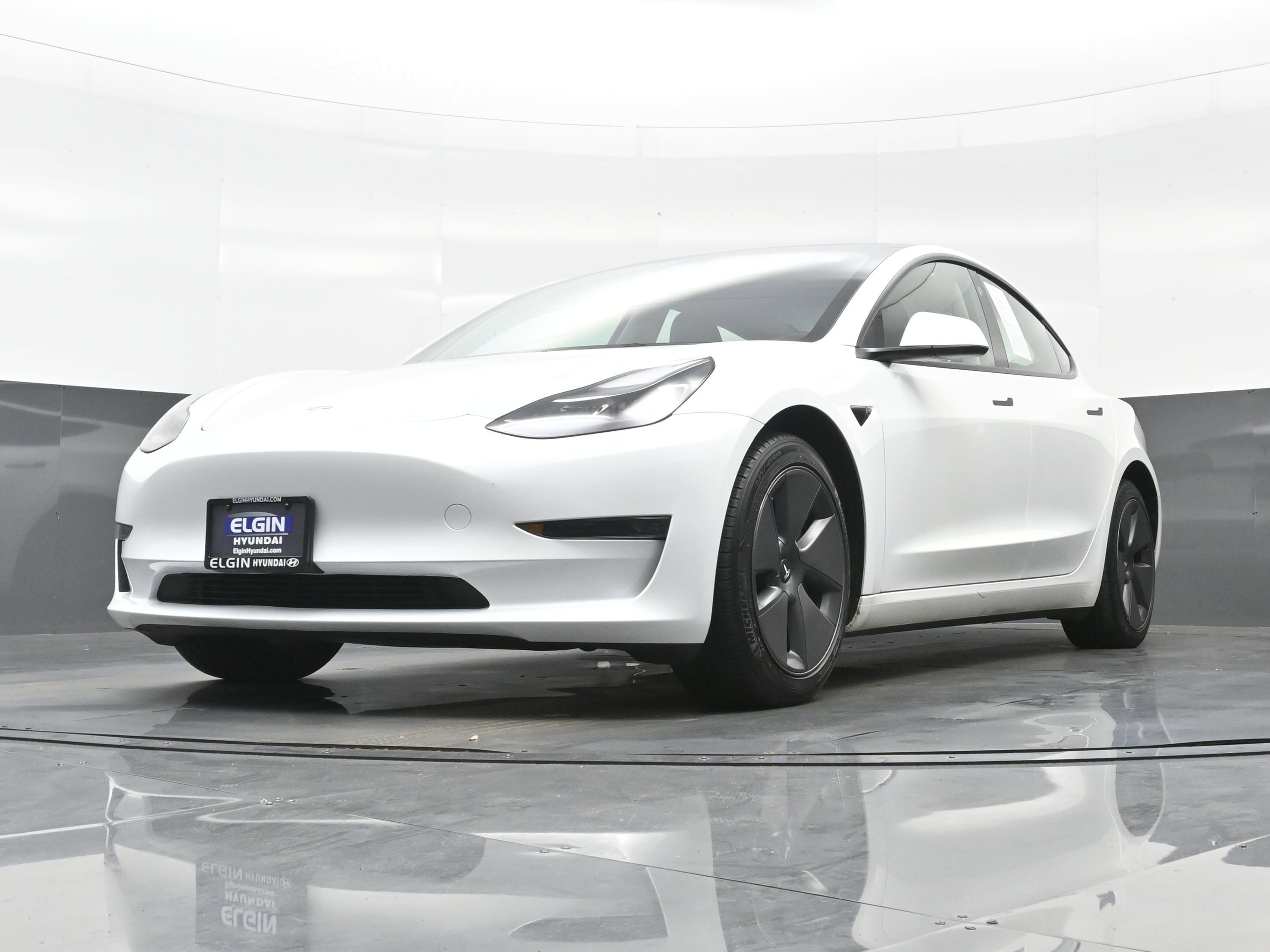 Used 2023 Tesla Model 3 Standard Range image 24