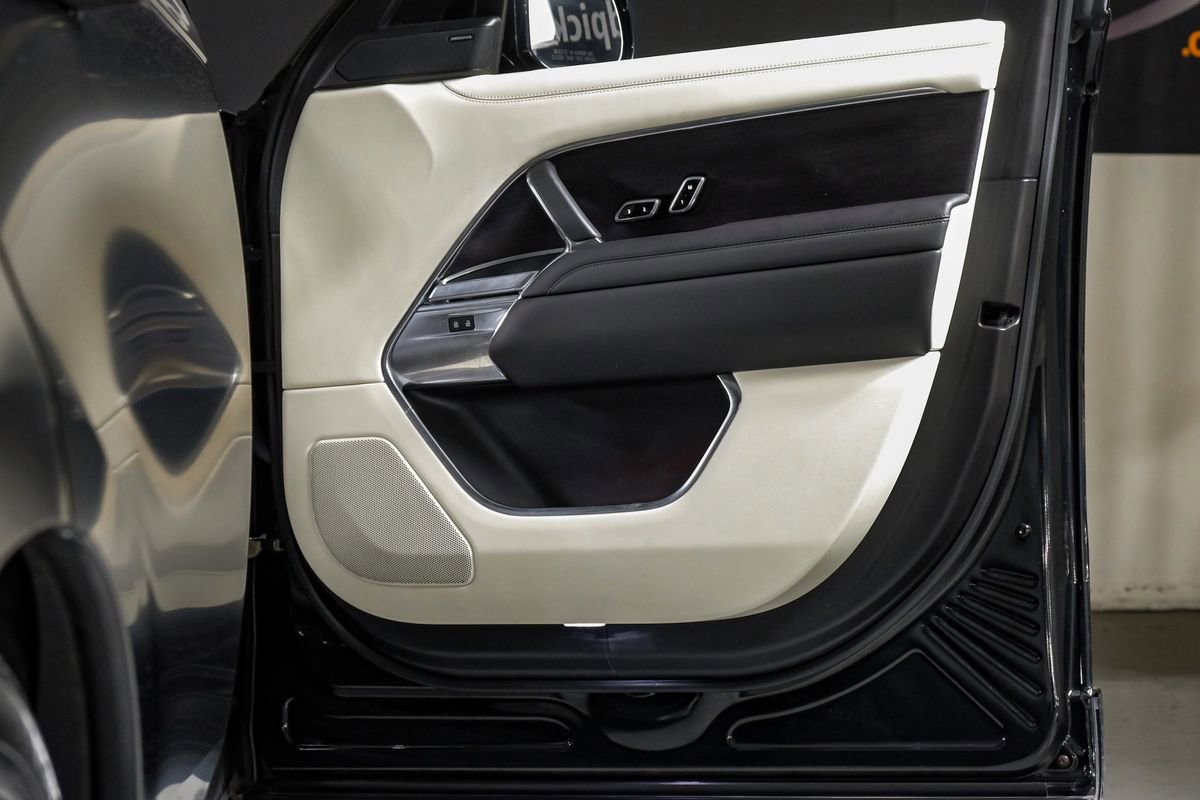 Used 2023 Land Rover Range Rover SE image 35
