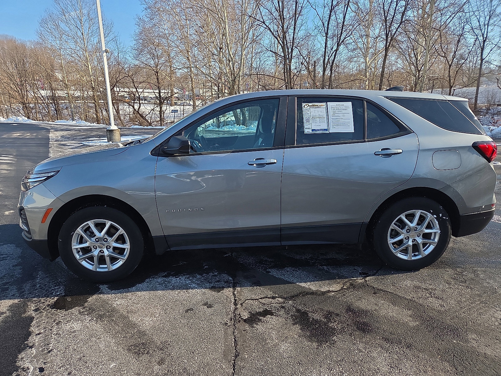 Used 2023 Chevrolet Equinox LS w/ LS Convenience Package image 6