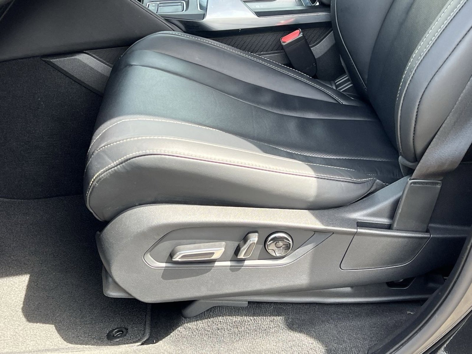 Certified 2024 Acura MDX SH-AWD w/ Technology Package image 15