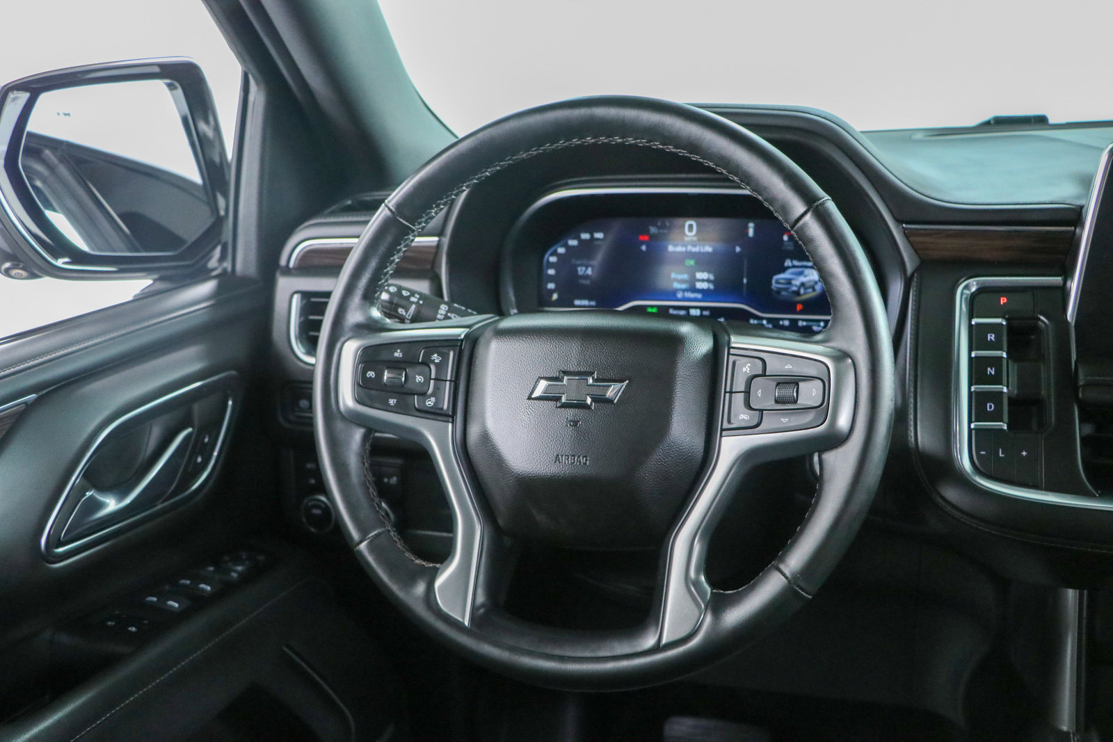 Used 2023 Chevrolet Tahoe Z71 w/ Luxury Package AWD/4WD image 13