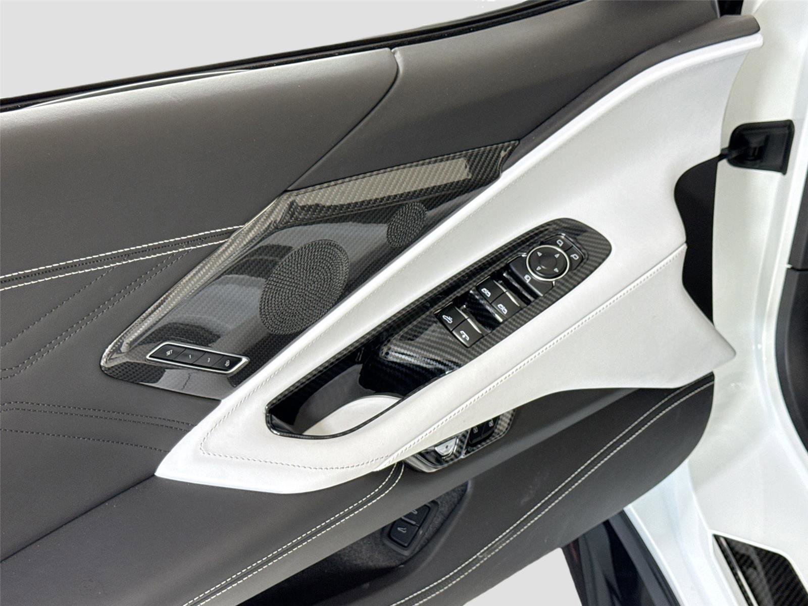 Used 2025 Chevrolet Corvette Z06 RWD image 13