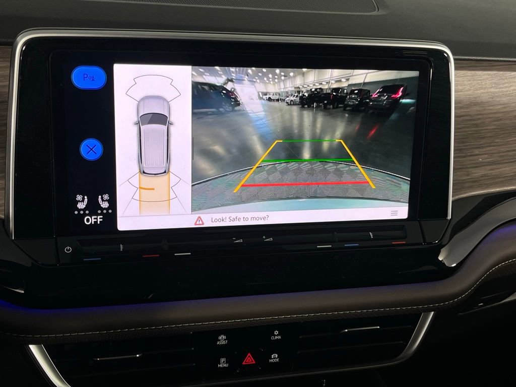 Used 2025 Volkswagen Atlas SEL image 21