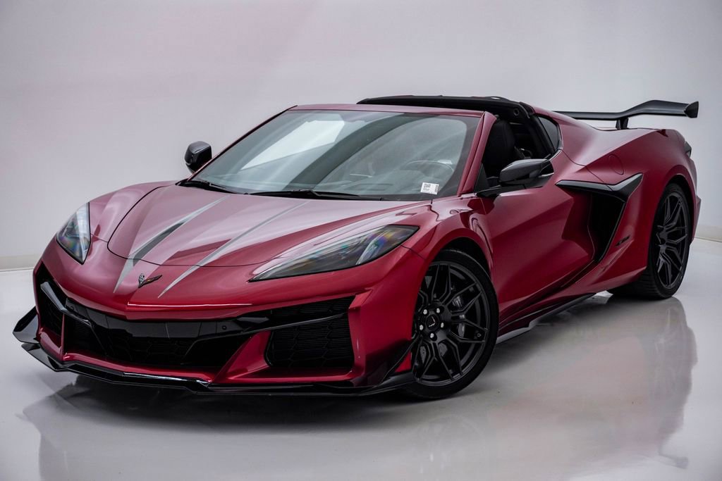 Used 2023 Chevrolet Corvette Z06 w/ Z07 Performance Package RWD image 3