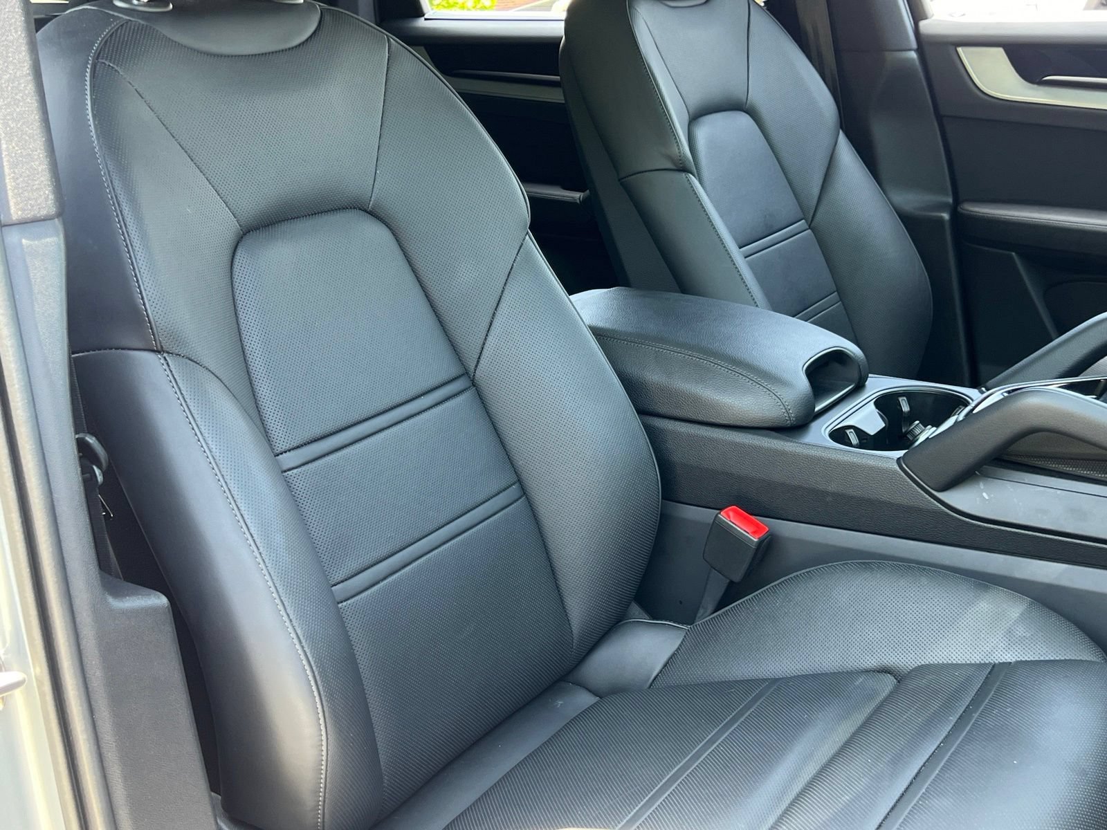 Certified 2024 Porsche Cayenne Coupe AWD/4WD image 16
