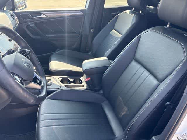 Used 2022 Volkswagen Tiguan SE R-Line FWD image 11