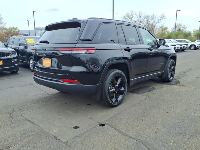 Certified 2023 Jeep Grand Cherokee Altitude AWD/4WD image 7