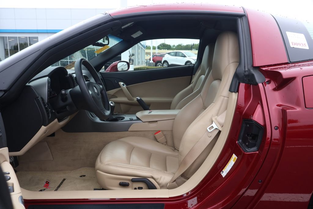 Used 2007 Chevrolet Corvette Coupe w/ Preferred Equipment Group RWD image 11