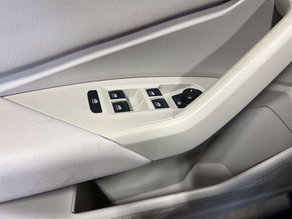 Used 2019 Volkswagen Jetta SEL image 29