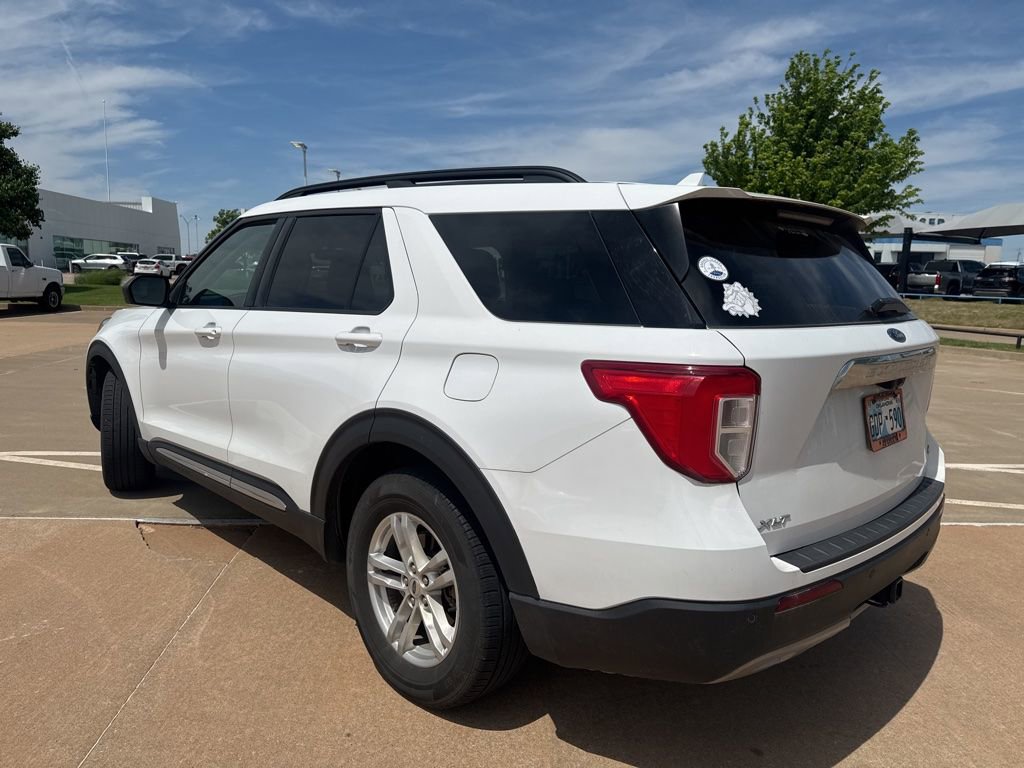 Used 2020 Ford Explorer XLT w/ Equipment Group 202A image 3