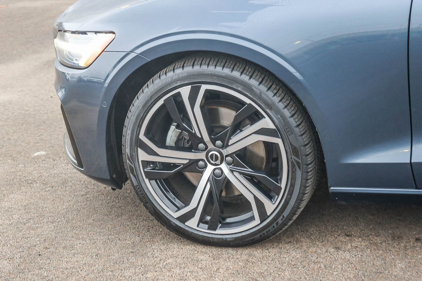 Used 2023 Volvo S60 B5 Plus w/ Protection Package Premier image 10