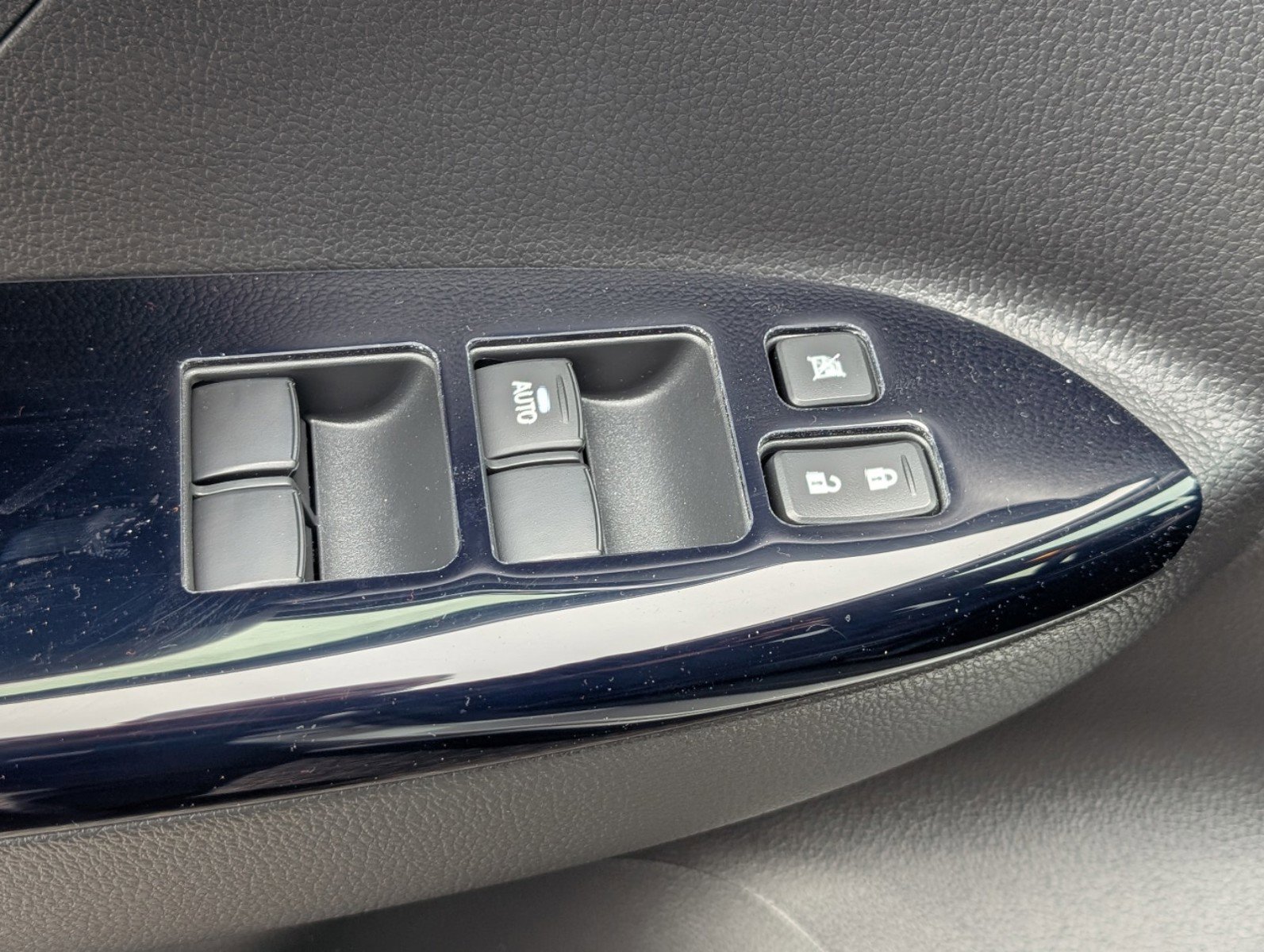 New 2025 Mitsubishi Eclipse Cross LE image 16