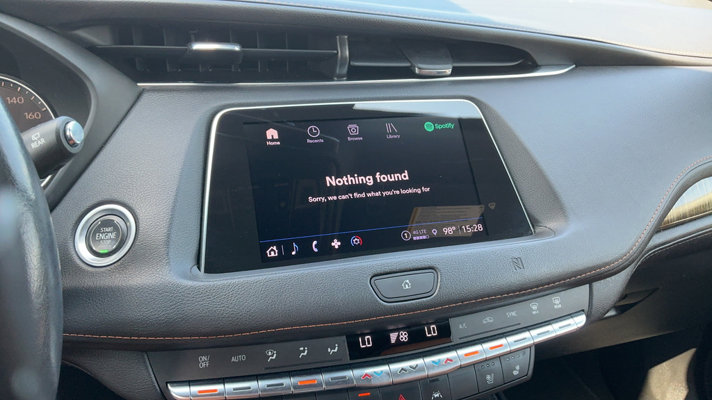 Used 2021 Cadillac XT4 Premium Luxury FWD image 7