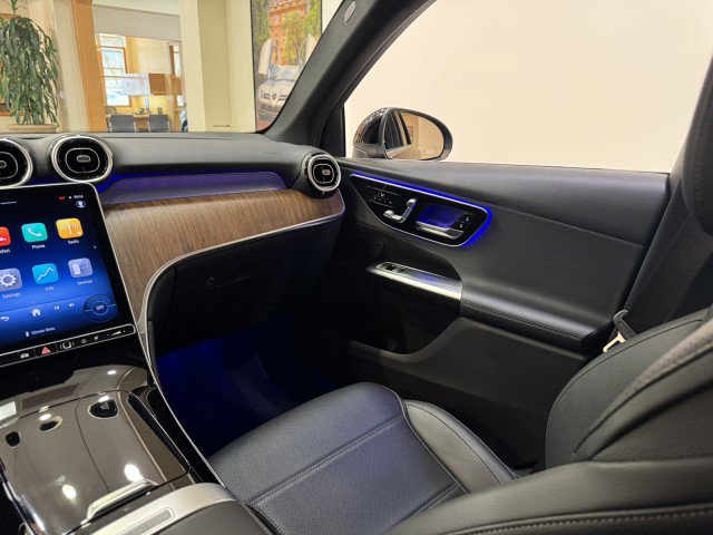 Certified 2025 Mercedes-Benz GLC 300 image 10