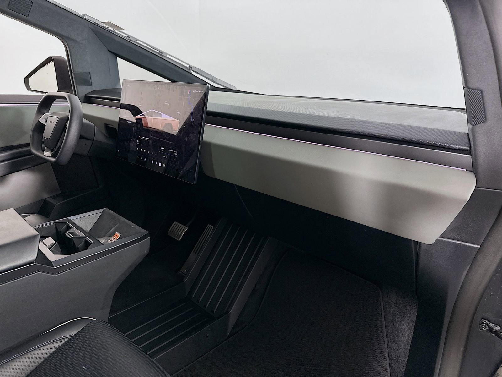 Used 2024 Tesla Cybertruck AWD Crew Cab image 31