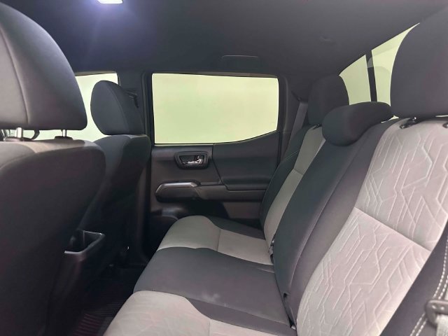 Used 2020 Toyota Tacoma TRD Sport AWD/4WD image 28