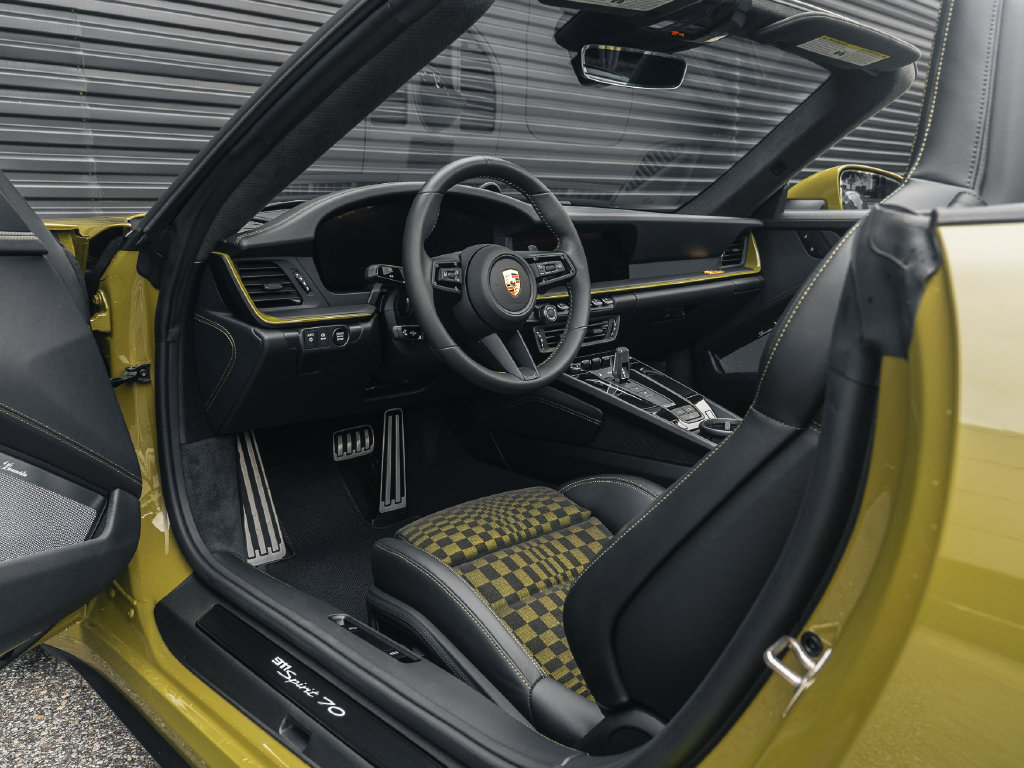New 2026 Porsche 911 GTS RWD image 4