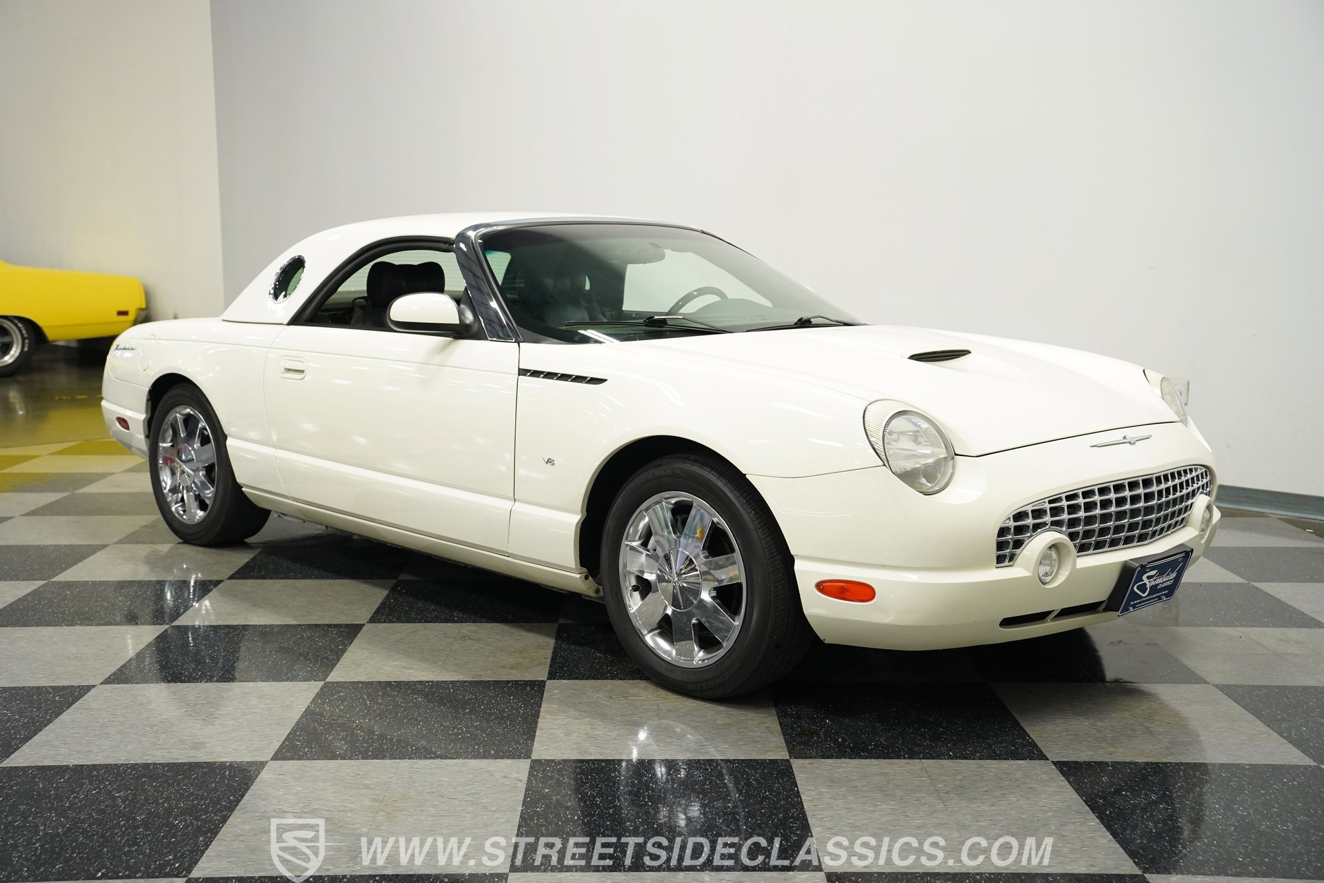 Used 2002 Ford Thunderbird image 16