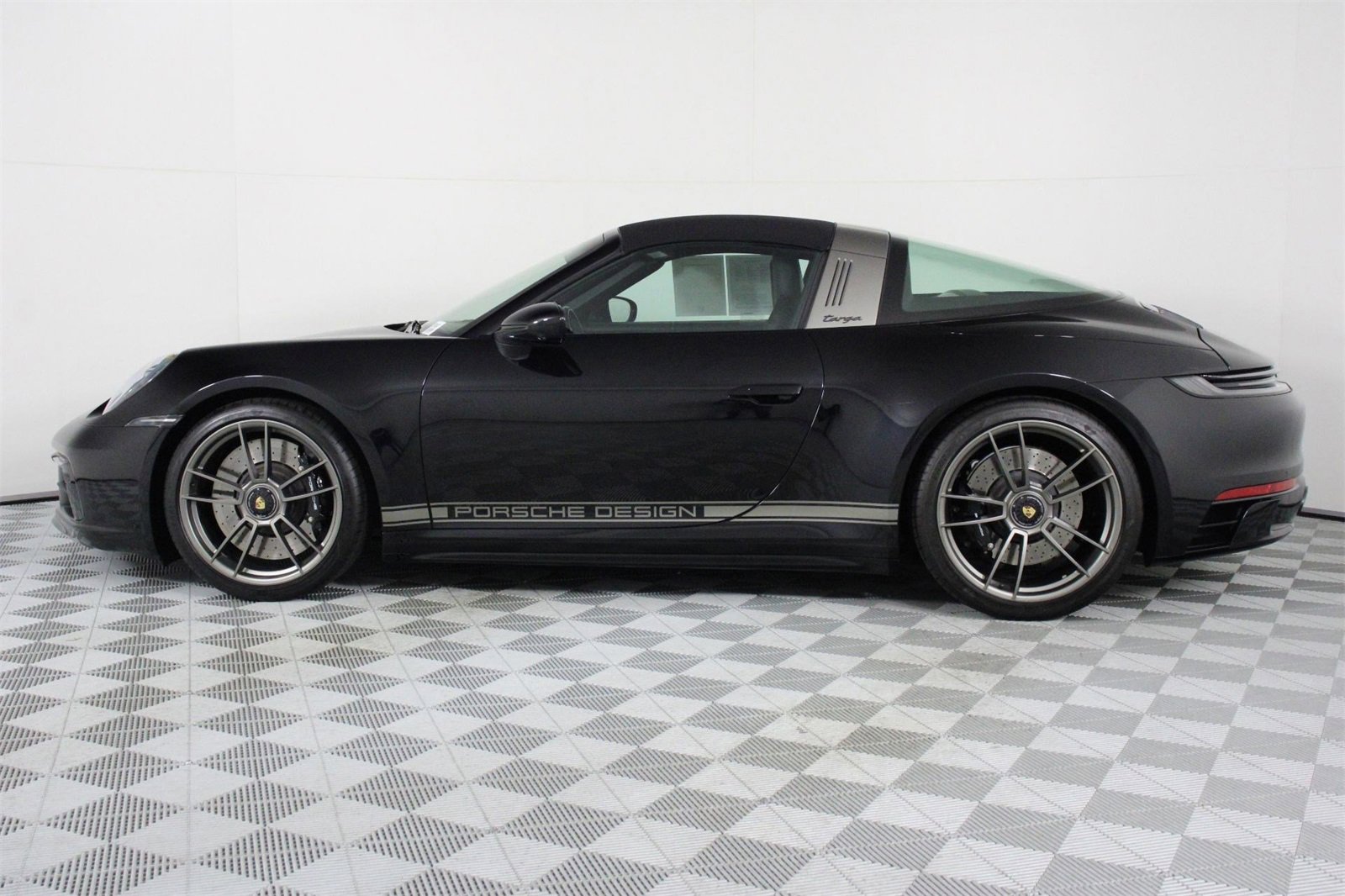 Used 2022 Porsche 911 Targa 4 GTS image 2