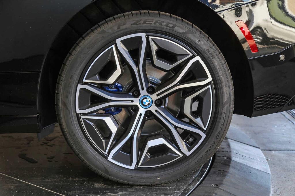 Used 2025 BMW iX xDrive50 w/ Premium Package image 11