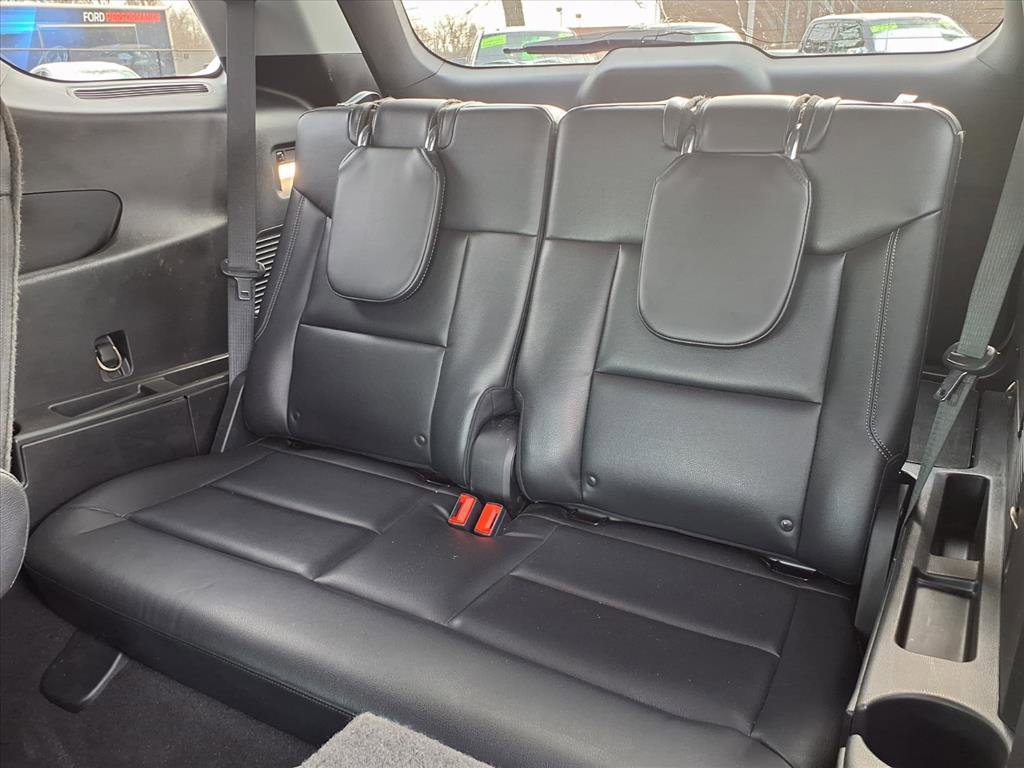 Used 2021 Ford Explorer XLT w/ Equipment Group 202A image 8