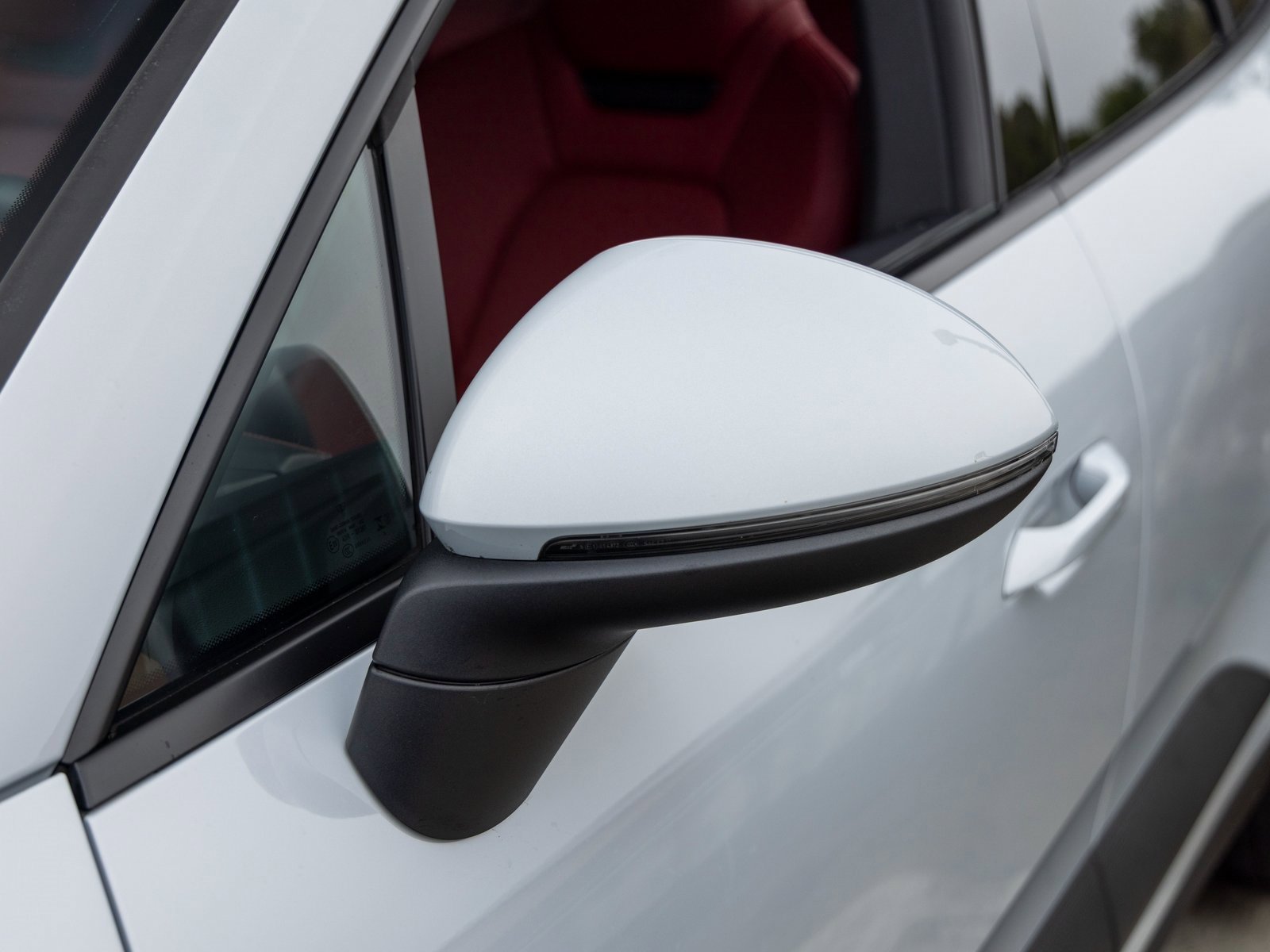 Certified 2024 Porsche Macan 4 Electric image 17