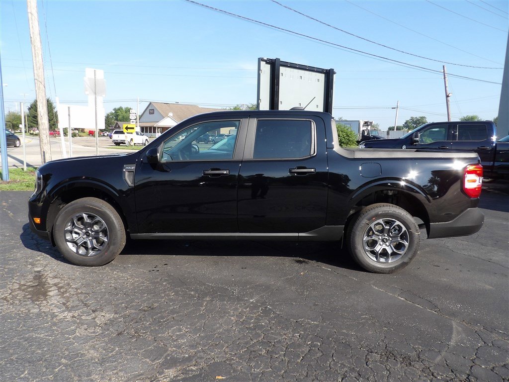 New 2025 Ford Maverick XLT w/ XLT Luxury Package image 4